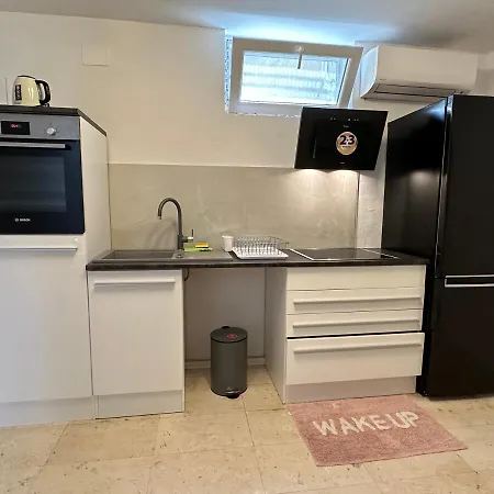 Nat Apartment Split